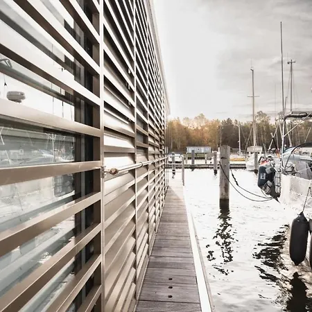Schwimmendes Haus - Hausboot Paradise Peenemunde